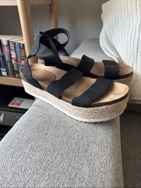 Madden girl Black Platform Espadrille Sandals